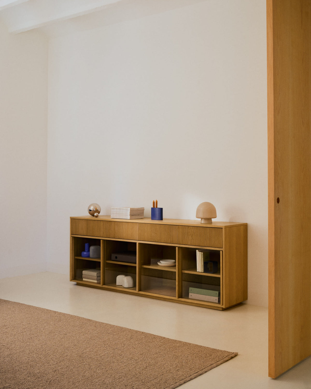 Japandi Sideboard Helvine – Eichenfurnier, Natur, 200 × 80 cm – weitere Ansicht