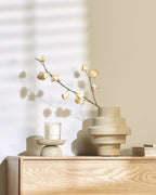 Japandi Vase Velia – Metall, Beige – weitere Ansicht