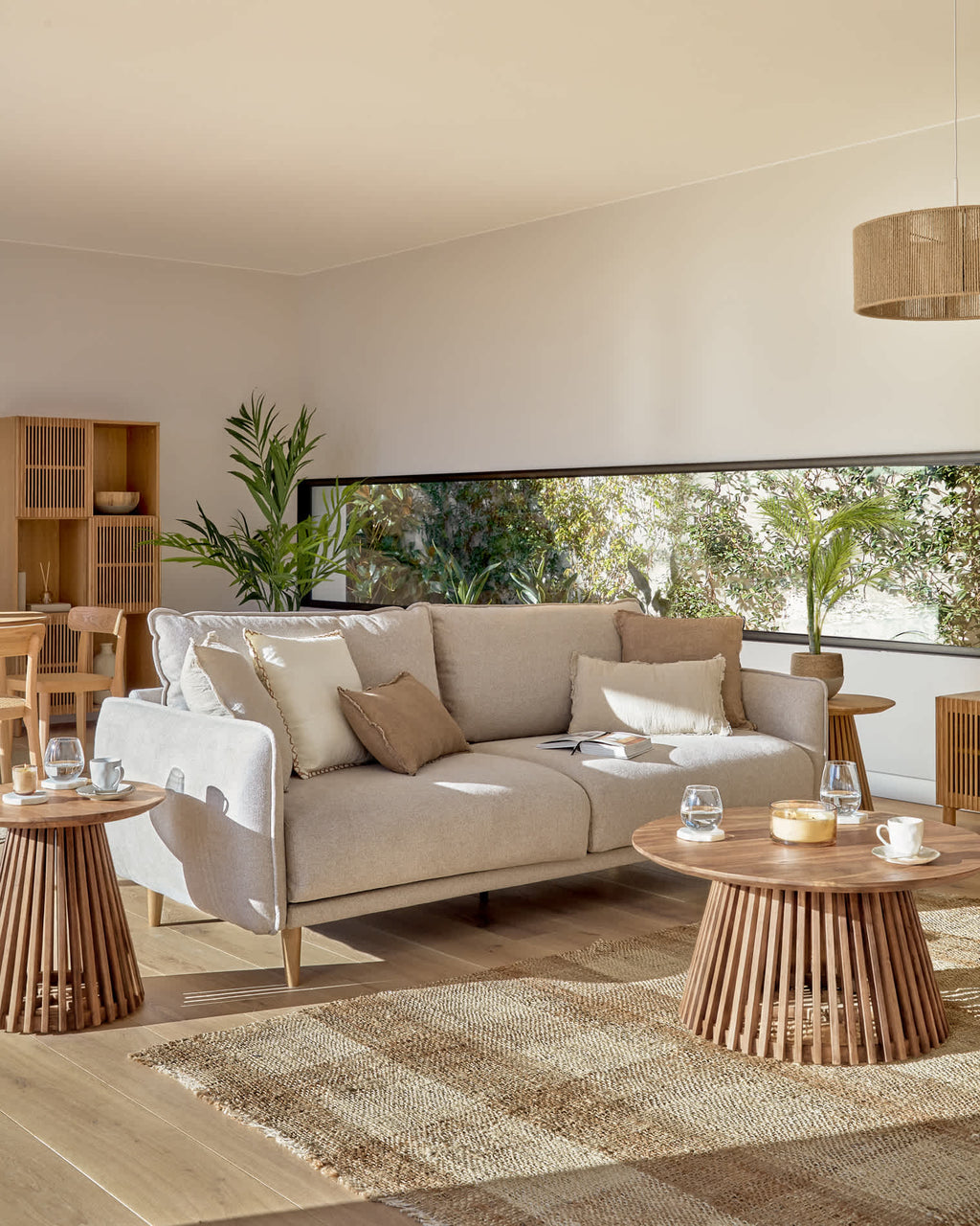 Japandi Couchtisch Jeanette – Teakholz, Braun, Ø 80 cm – weitere Ansicht
