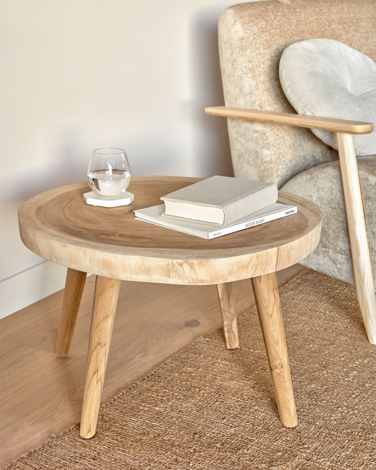 Japandi Beistelltisch Wellcres – Massivholz, Braun, Ø 65 cm – weitere Ansicht