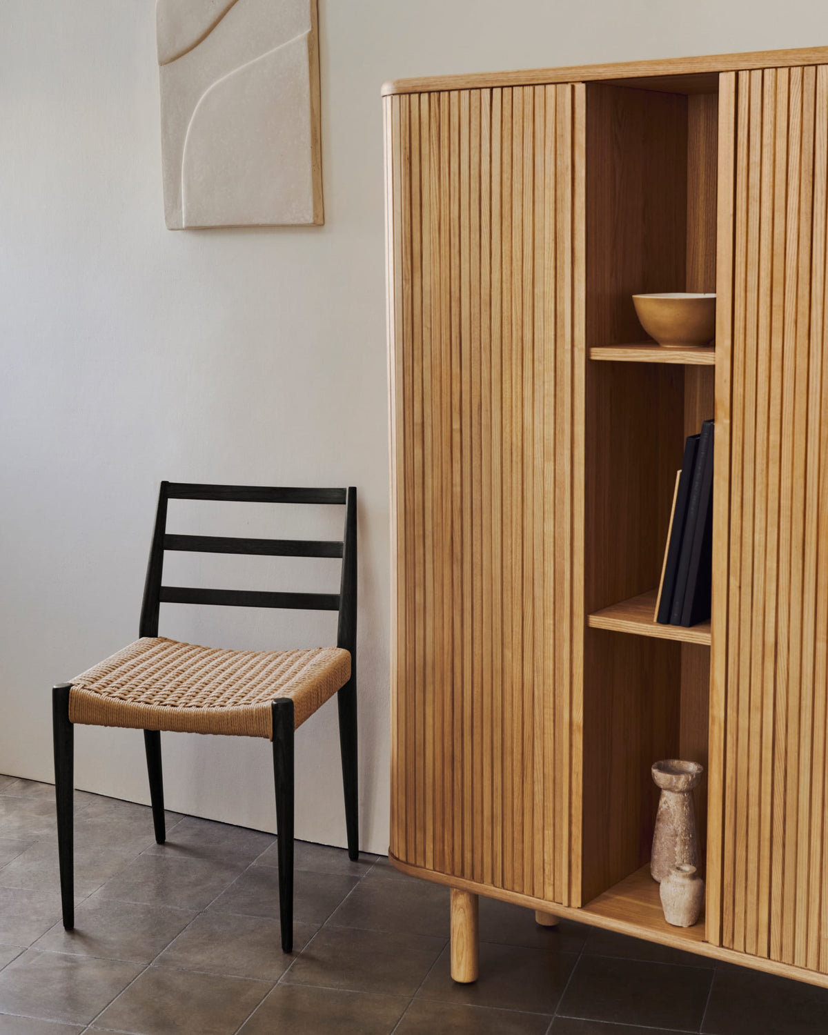 Japandi Highboard Mailen – Eschenfurnier, Natur, 110 × 160 cm – weitere Ansicht