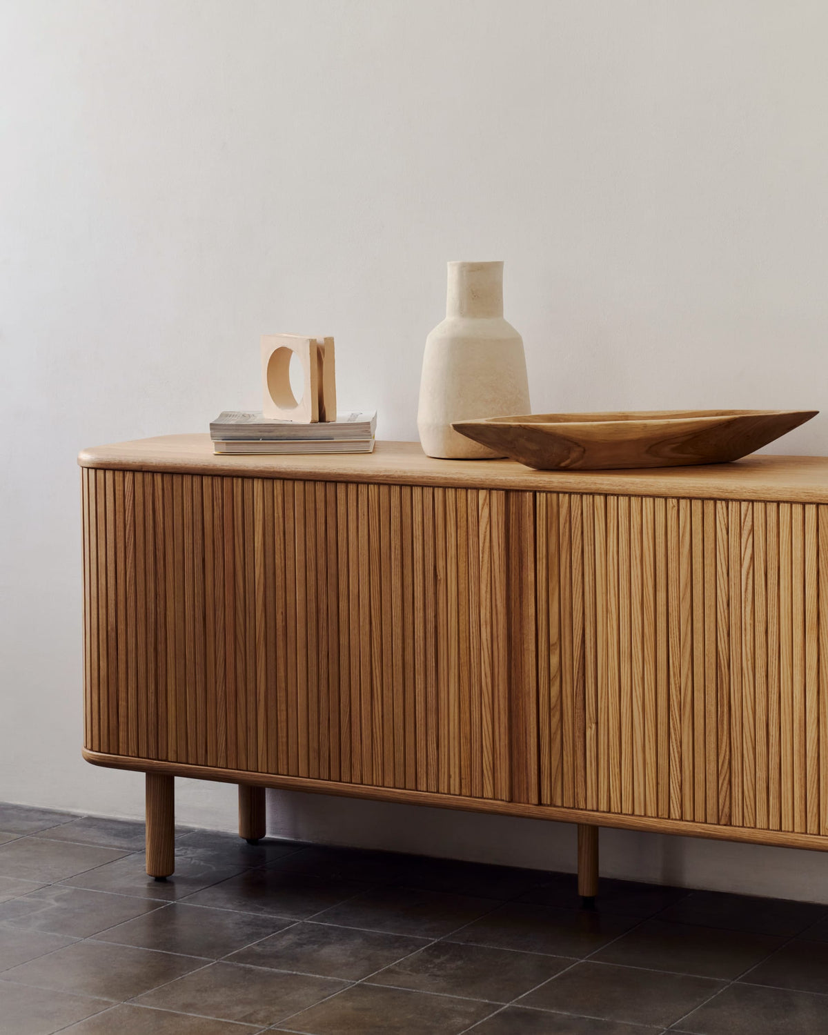 Japandi Sideboard Mailen – Eschenfurnier, Natur, 180 × 75 cm – weitere Ansicht