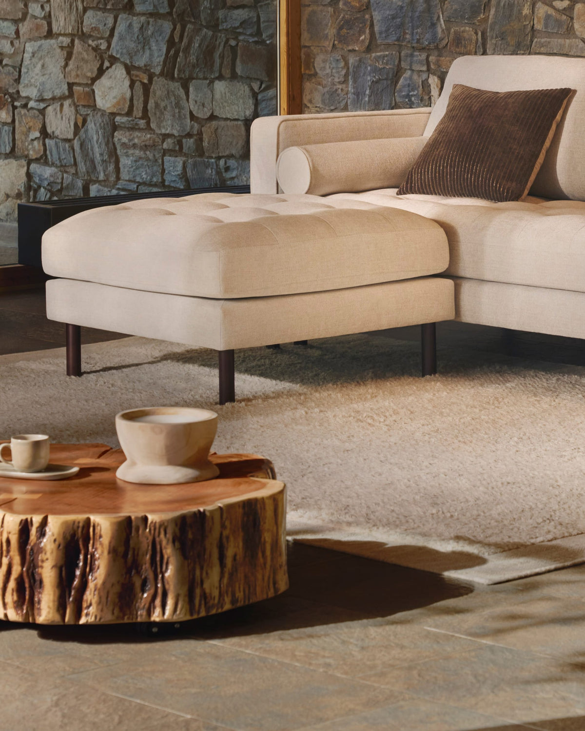 Japandi Couchtisch Tavine – Akazie, Beige, Ø 65 cm – weitere Ansicht