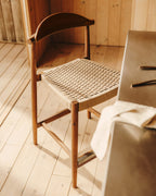 Japandi Hocker Nina – Akazie, Nussbaum, 62 cm – weitere Ansicht