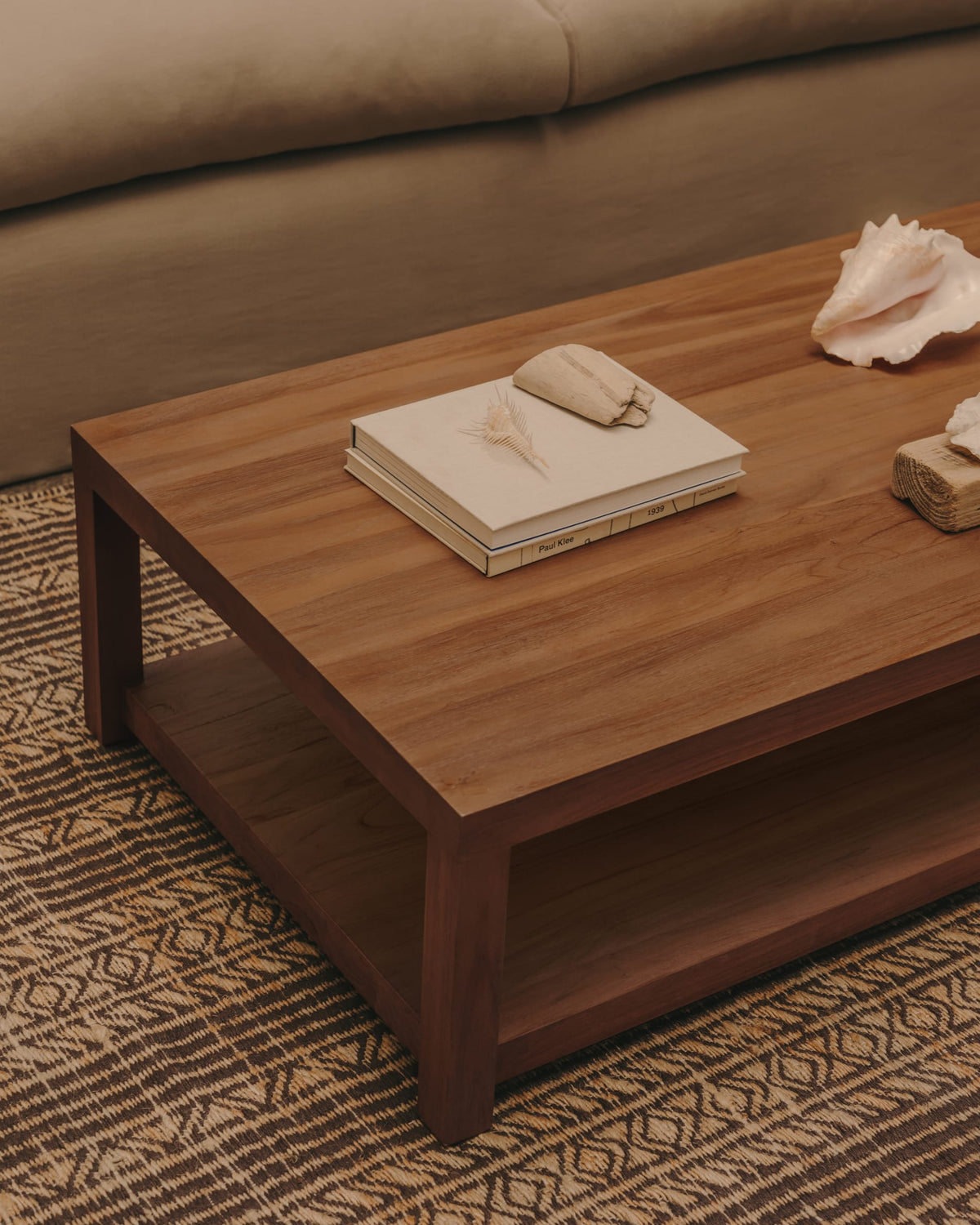 Japandi Couchtisch Sashi – Teakholz, Braun, 150 × 70 cm – weitere Ansicht