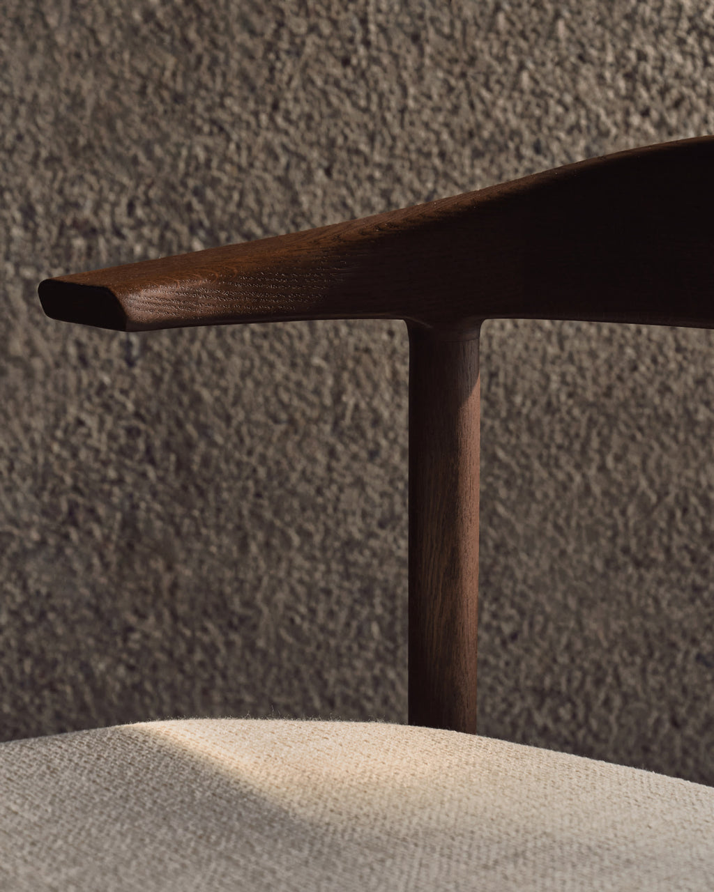 Japandi Stuhl Timons – Nussbaum, Beige – weitere Ansicht