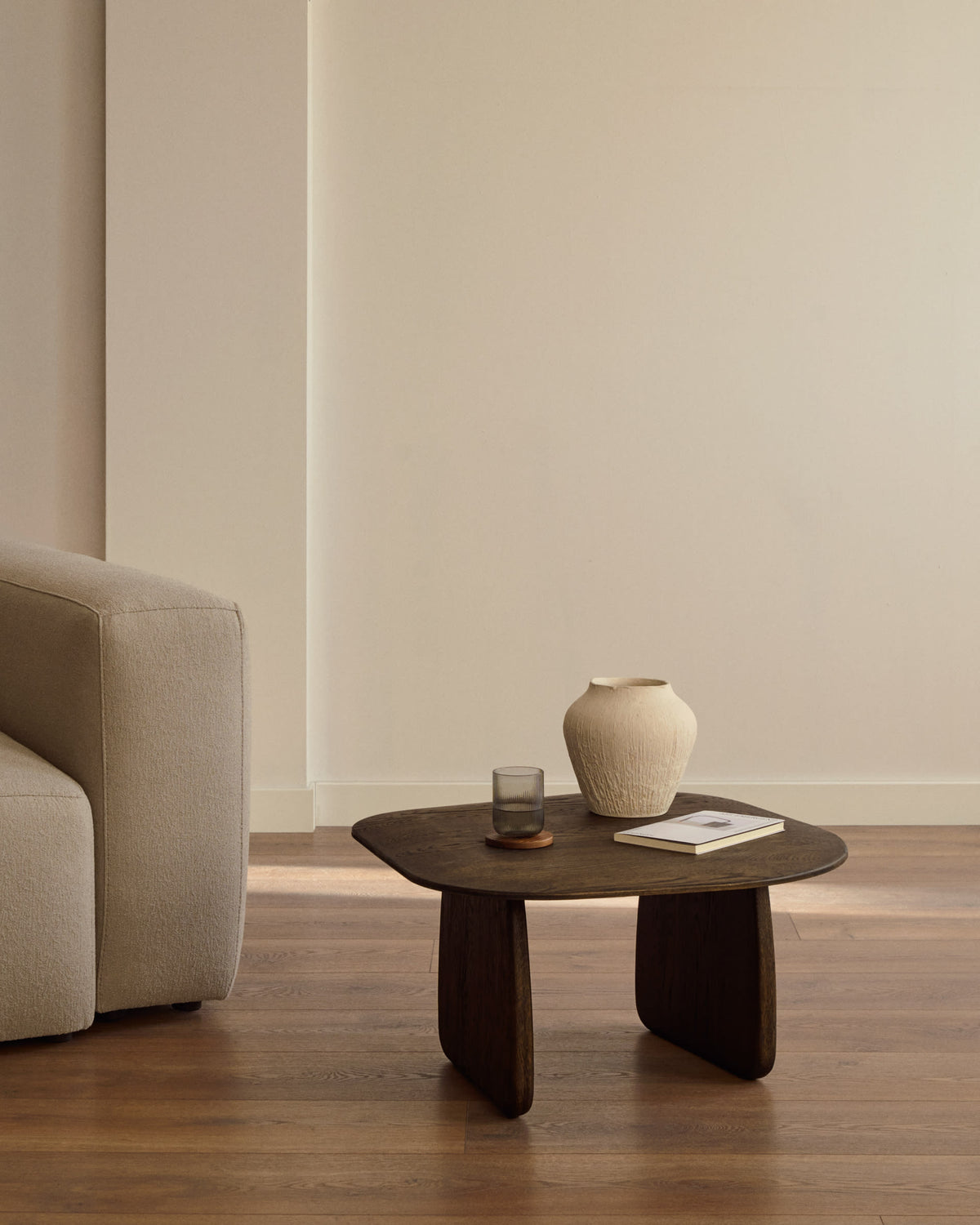 Japandi Beistelltisch Pirita – Eiche, Dunkelbraun, 71 × 70 cm – weitere Ansicht