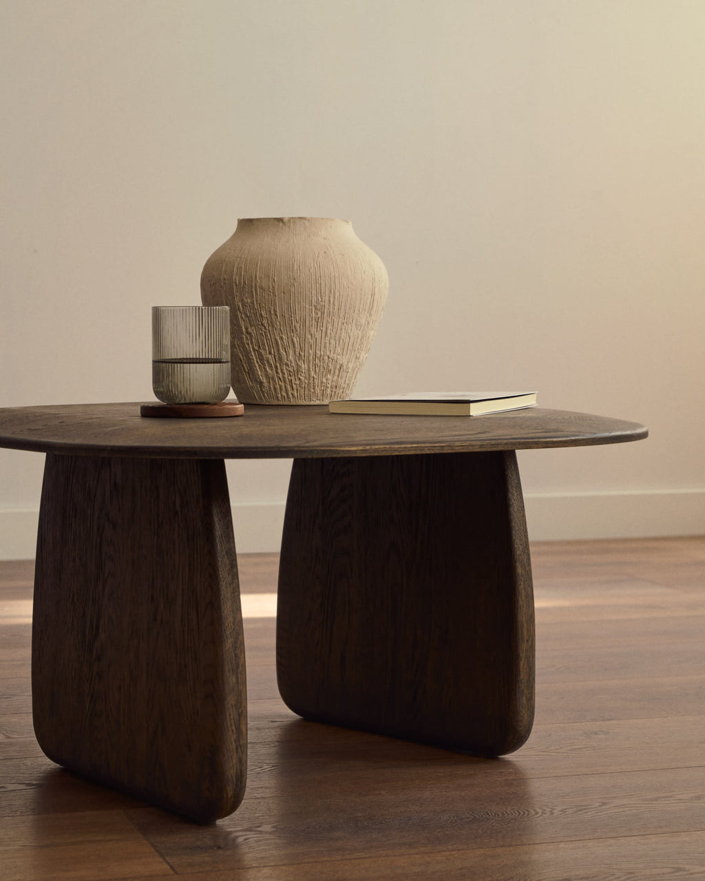 Japandi Beistelltisch Pirita – Eiche, Dunkelbraun, 71 × 70 cm – weitere Ansicht