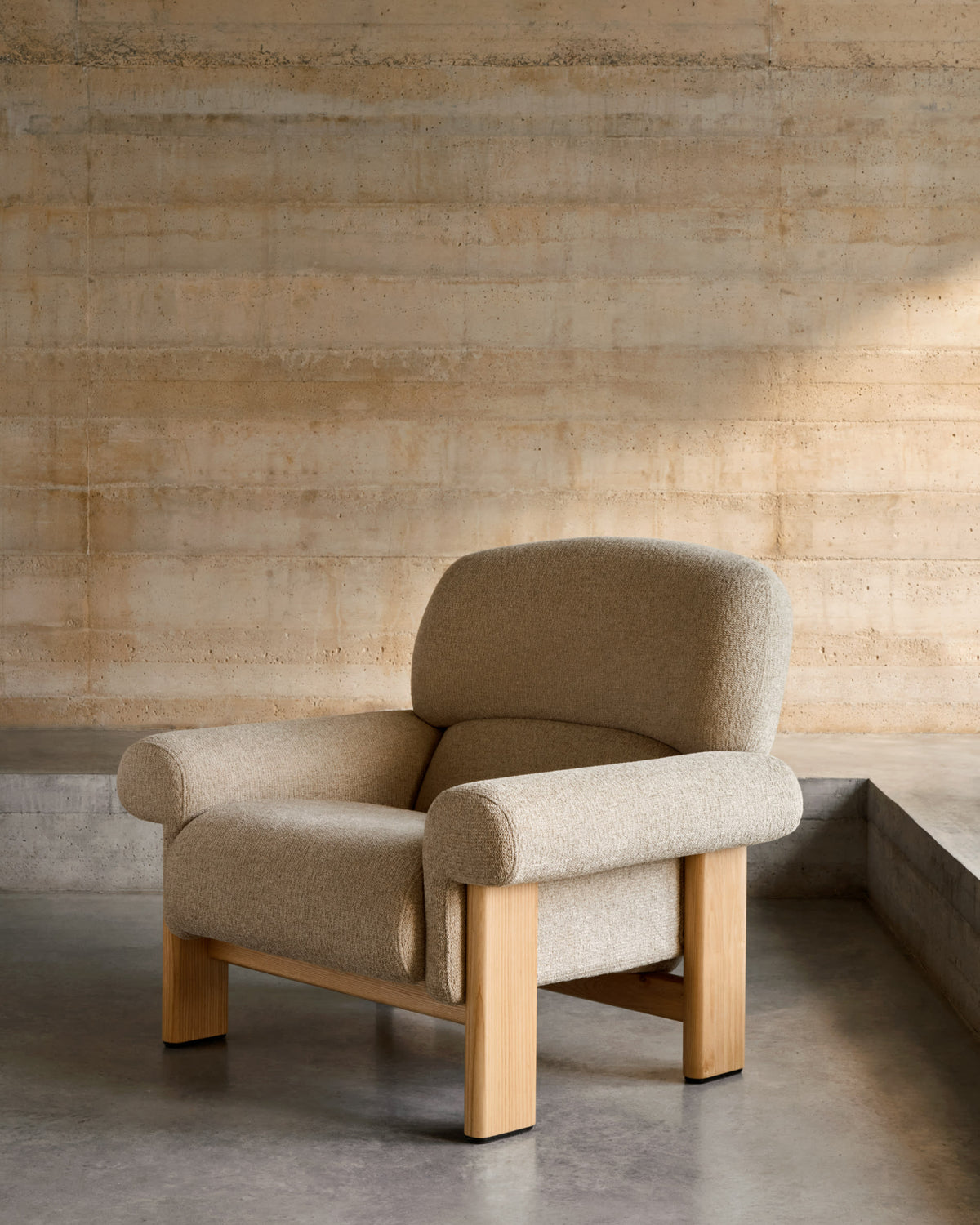 Japandi Sessel Nema – Chenille, Beige – Produktansicht
