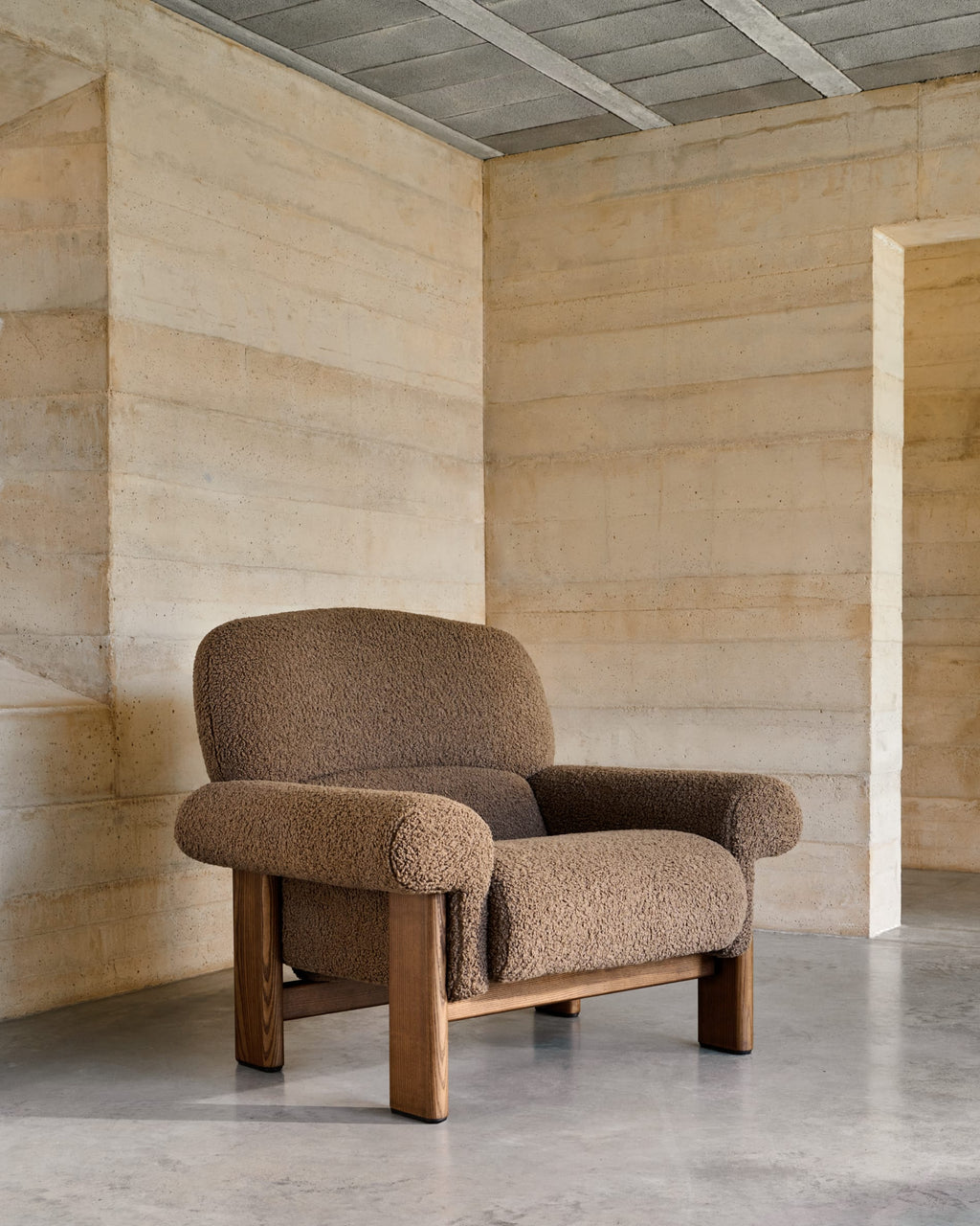 Japandi Sessel Nema – Bouclé, Taupe – Produktansicht