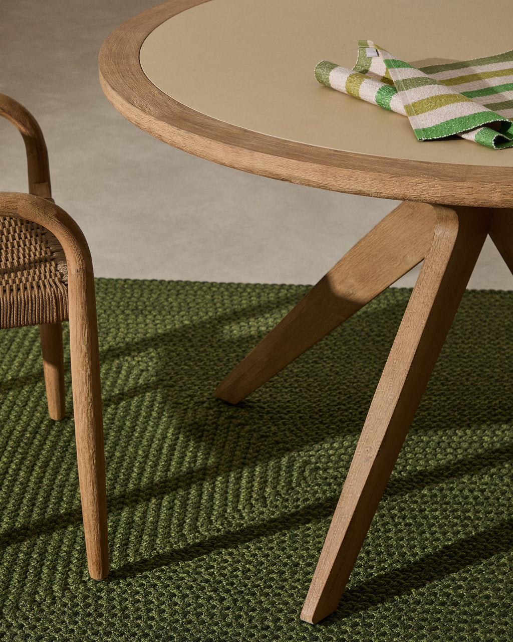 Japandi Esstisch Julieta – Akazie, Beige, Ø 120 cm – weitere Ansicht