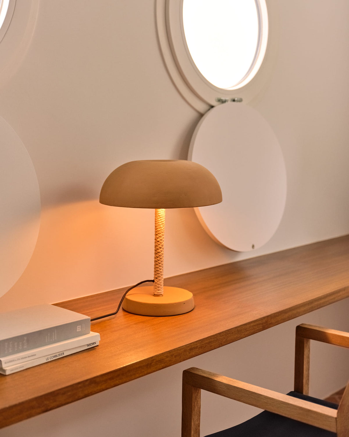 Japandi Tischlampe Arinda – Keramik, Terrakotta – weitere Ansicht