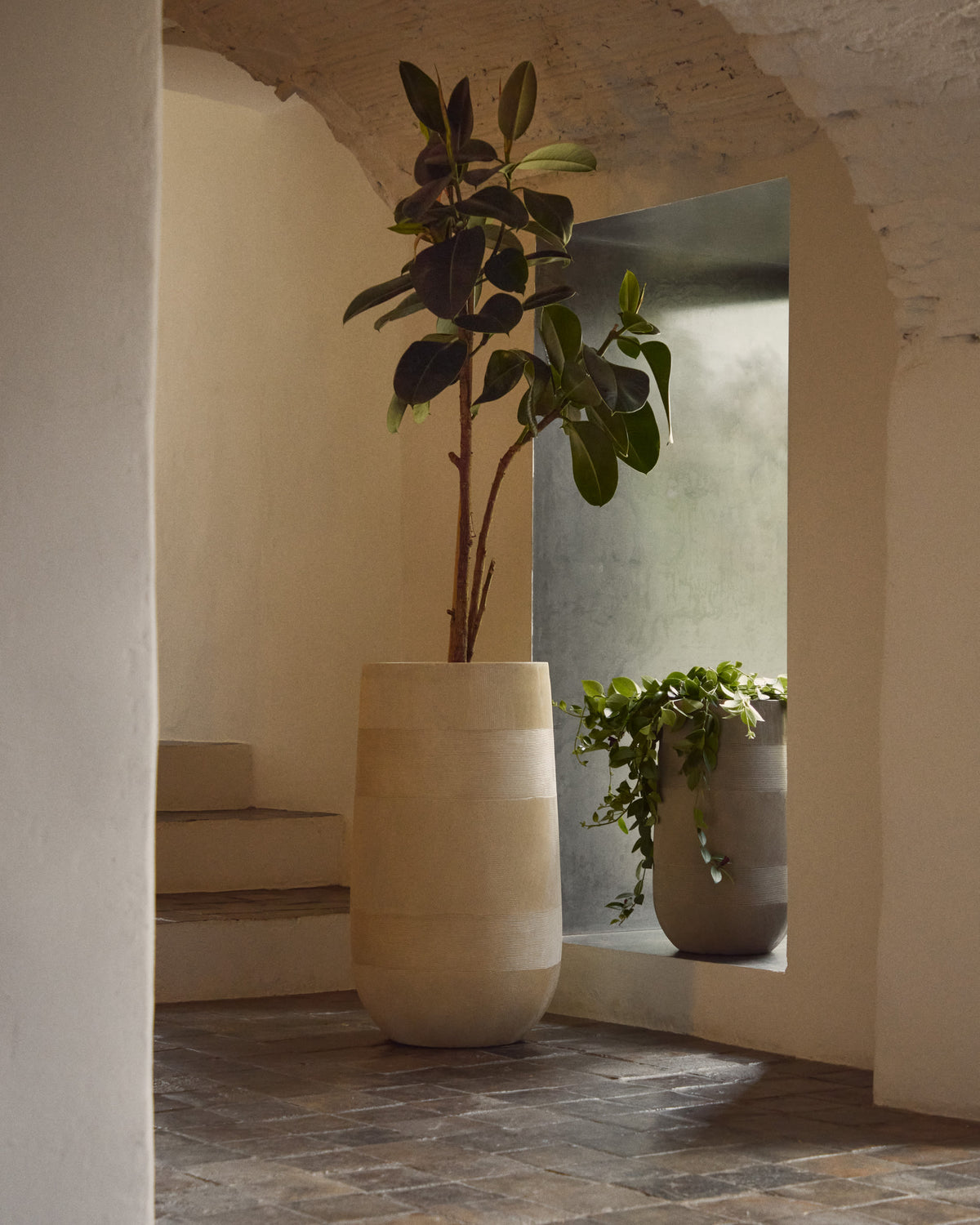 Japandi Blumentopf Tival – Polystone, Beige, Ø 32 cm – weitere Ansicht
