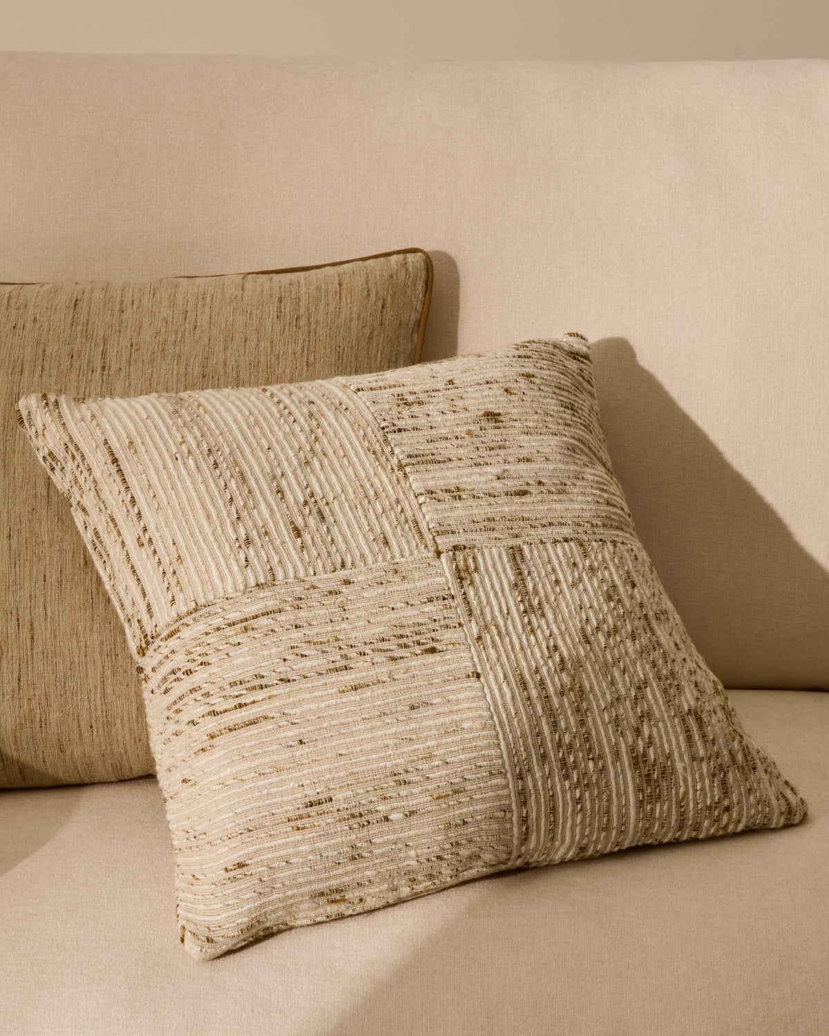 Japandi Kissenbezug Anuba – Stoff, Beige, 45 × 45 cm – weitere Ansicht