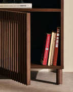 Japandi Nachttisch Beyla – Holzwerkstoff, Nussbaum, 53 × 62,5 cm – weitere Ansicht