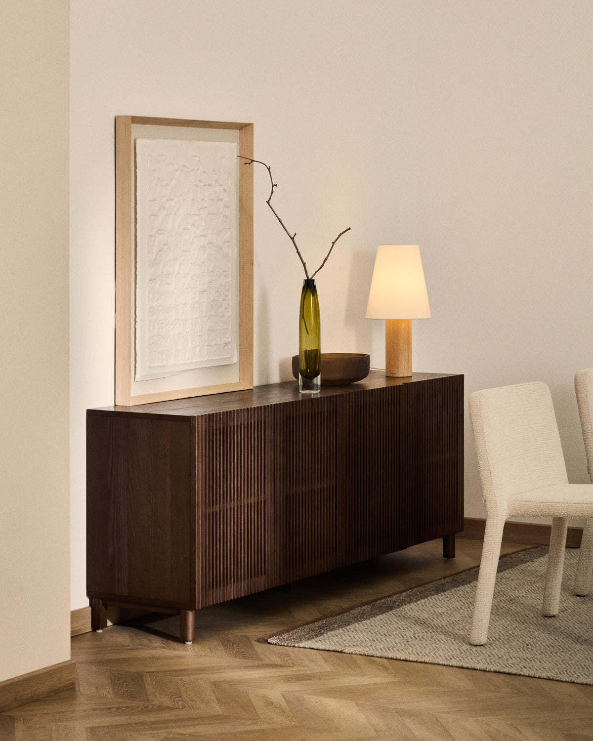 Japandi Sideboard Beyla – Eschenfurnier, Nussbaum, 180 × 71,5 cm – weitere Ansicht