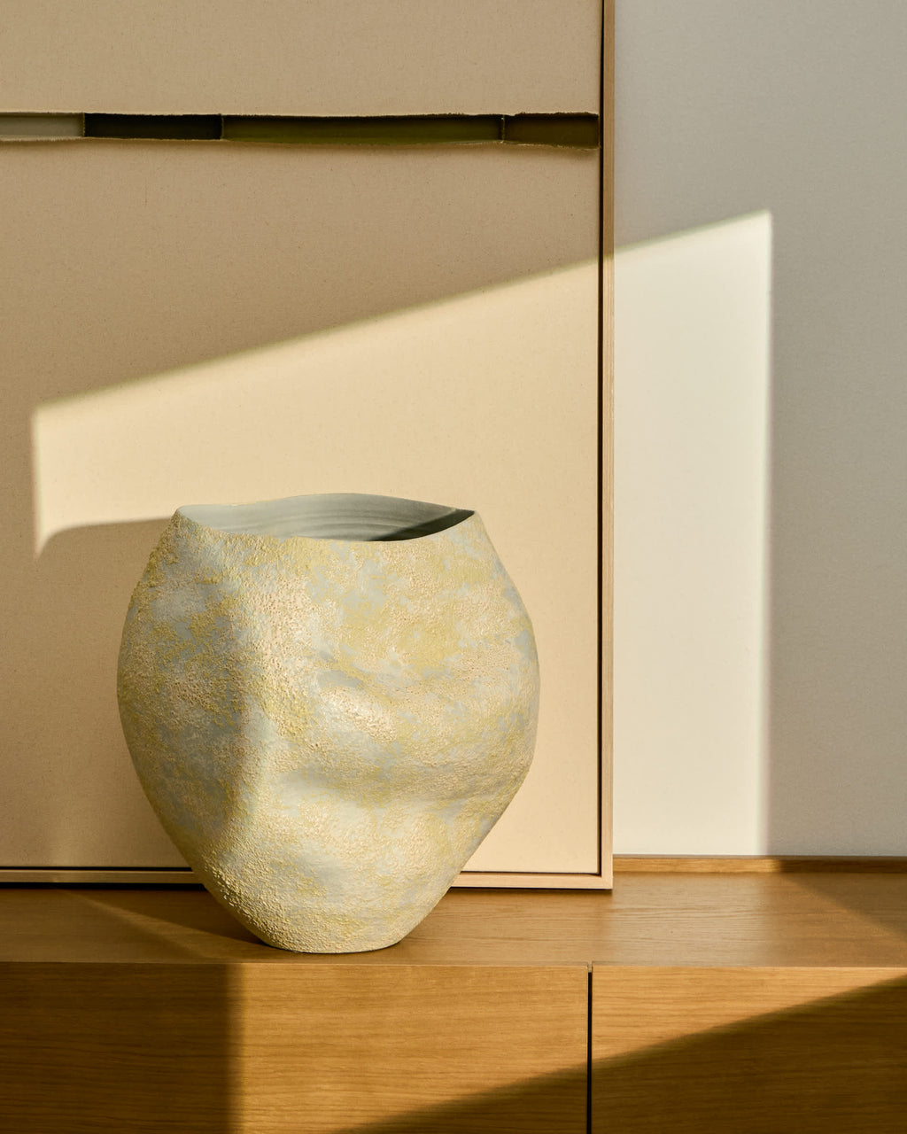 Japandi Vase Medira – Keramik, Ecru, 35,5 cm – weitere Ansicht