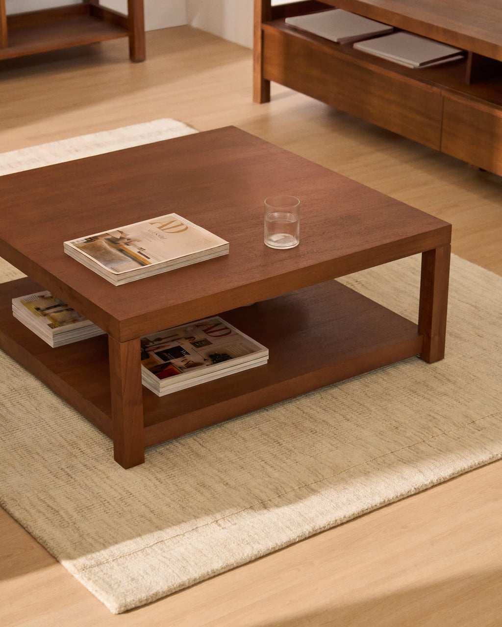 Japandi Beistelltisch Norani – Akazie, Braun, 90 × 90 cm – weitere Ansicht
