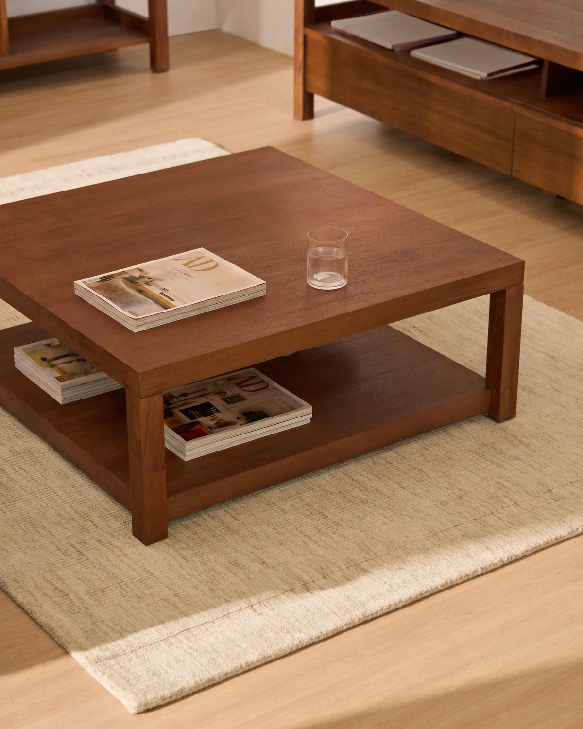 Japandi Beistelltisch Norani – Akazie, Braun, 90 × 90 cm – weitere Ansicht