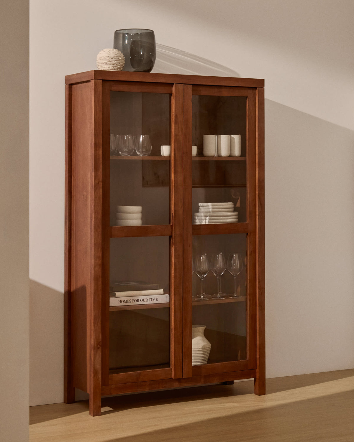 Japandi Vitrine Norani – Akazie, Braun, 110 × 185 cm – weitere Ansicht