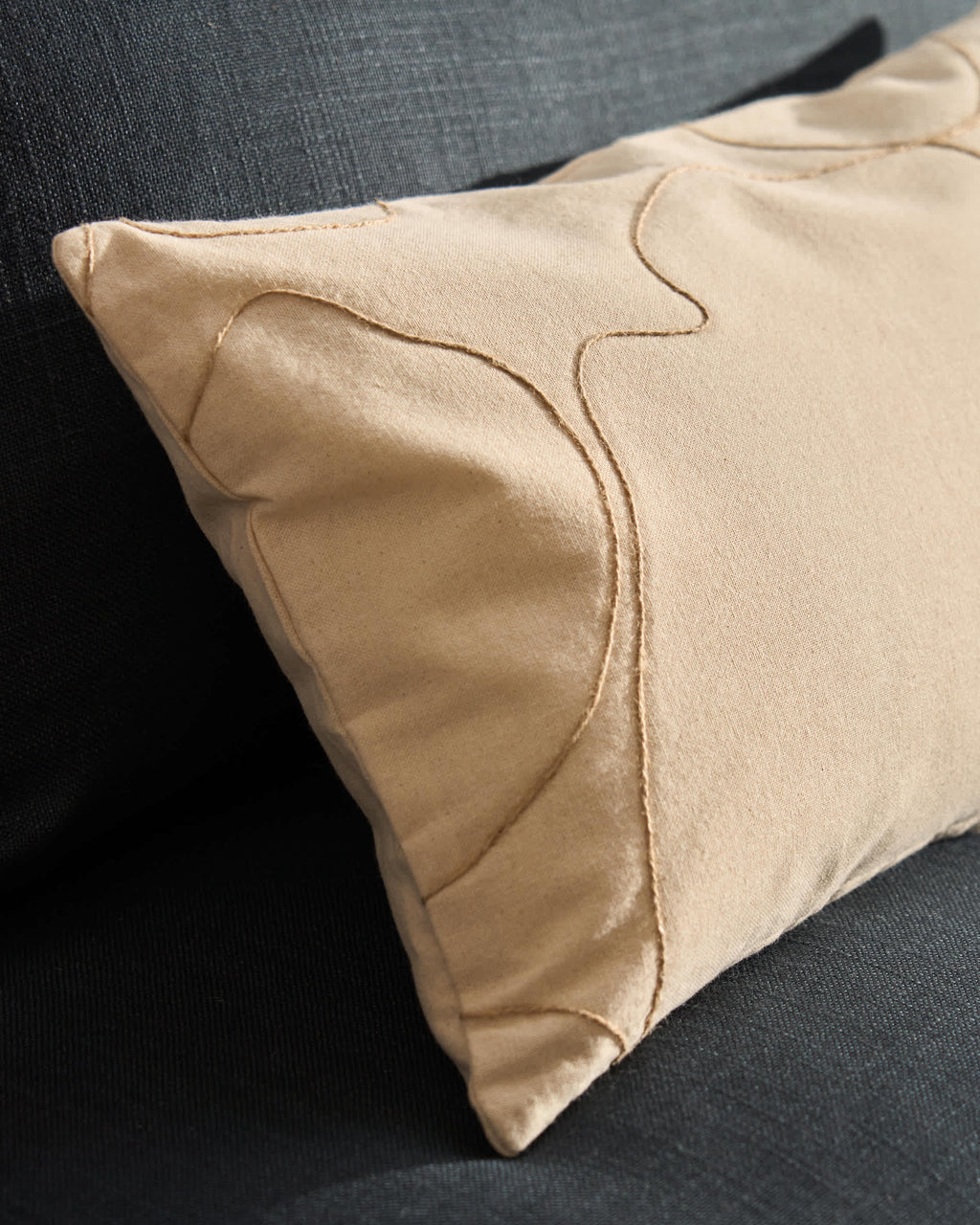Japandi Kissenbezug Dibel – Stickerei Beige, Ecru, 30 × 50 cm – weitere Ansicht
