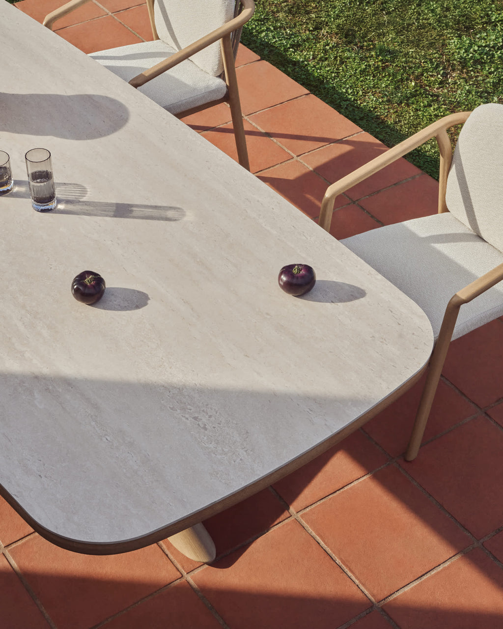 Japandi Esstisch Mirtia – Keramik, Ecru, 240 × 110 cm – weitere Ansicht