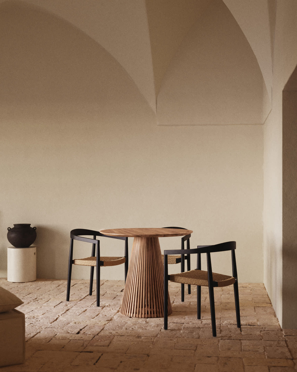 Japandi Esstisch Jeanette – Teakholz, Braun, Ø 90 cm – weitere Ansicht