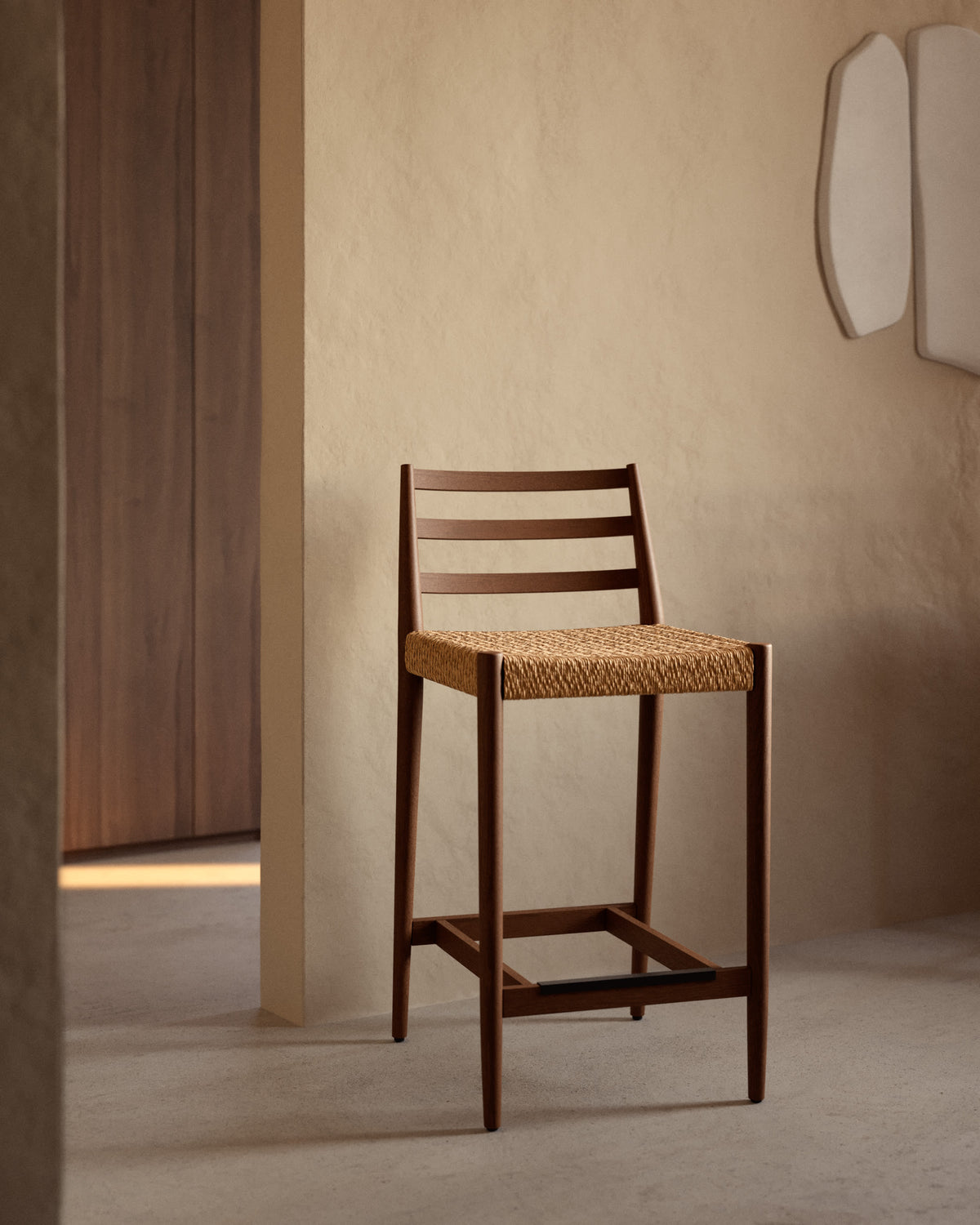 Japandi Barhocker Analy – Eiche, Nussbaum, 65 cm – weitere Ansicht