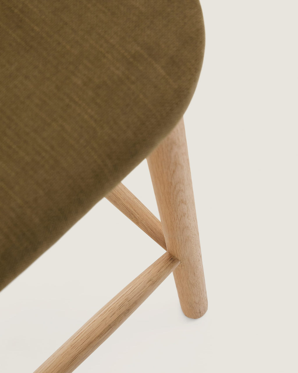 Japandi Hocker Helda – Chenille, Grün, 65 cm – weitere Ansicht