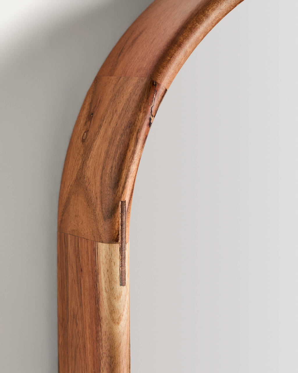 Japandi Spiegel Berale – Akazie, Braun, 76 × 33 cm – weitere Ansicht