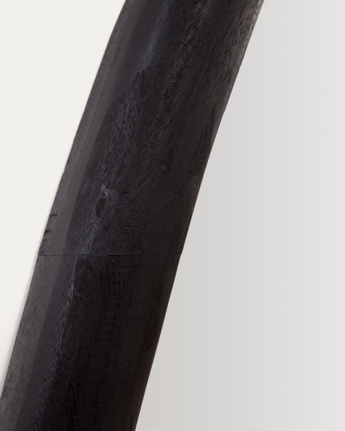 Japandi Spiegel Magrit – Massivholz, Schwarz, Ø 60 × 110 cm – weitere Ansicht