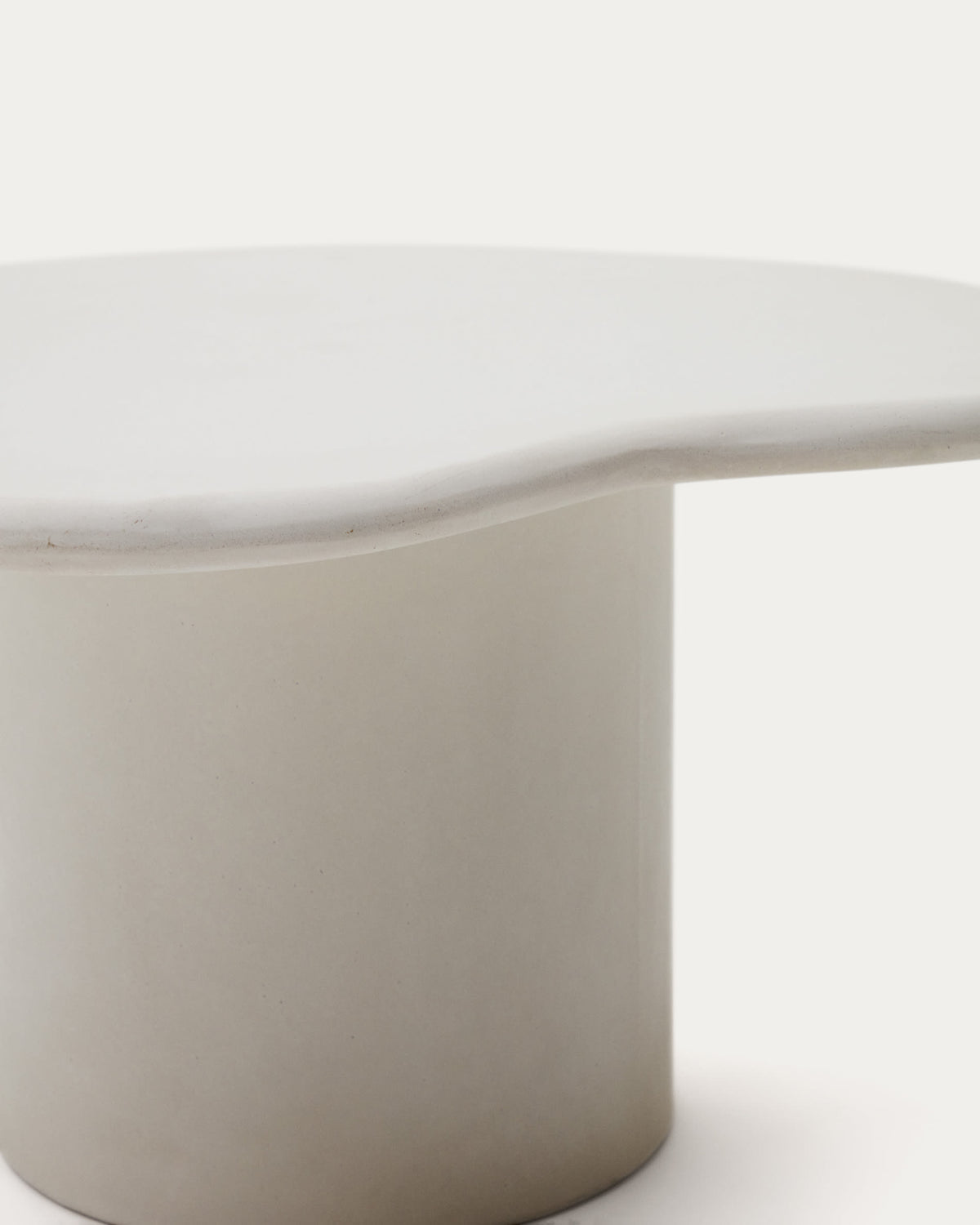 Japandi Couchtisch Macarella – Zement, Weiß, 83 × 77 cm – weitere Ansicht