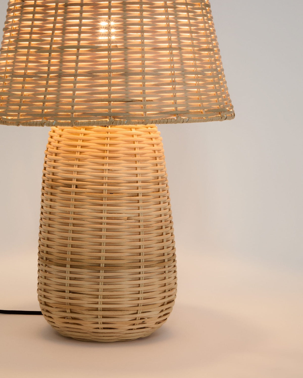 Japandi Tischlampe Neuda – Rattan, Natur – weitere Ansicht
