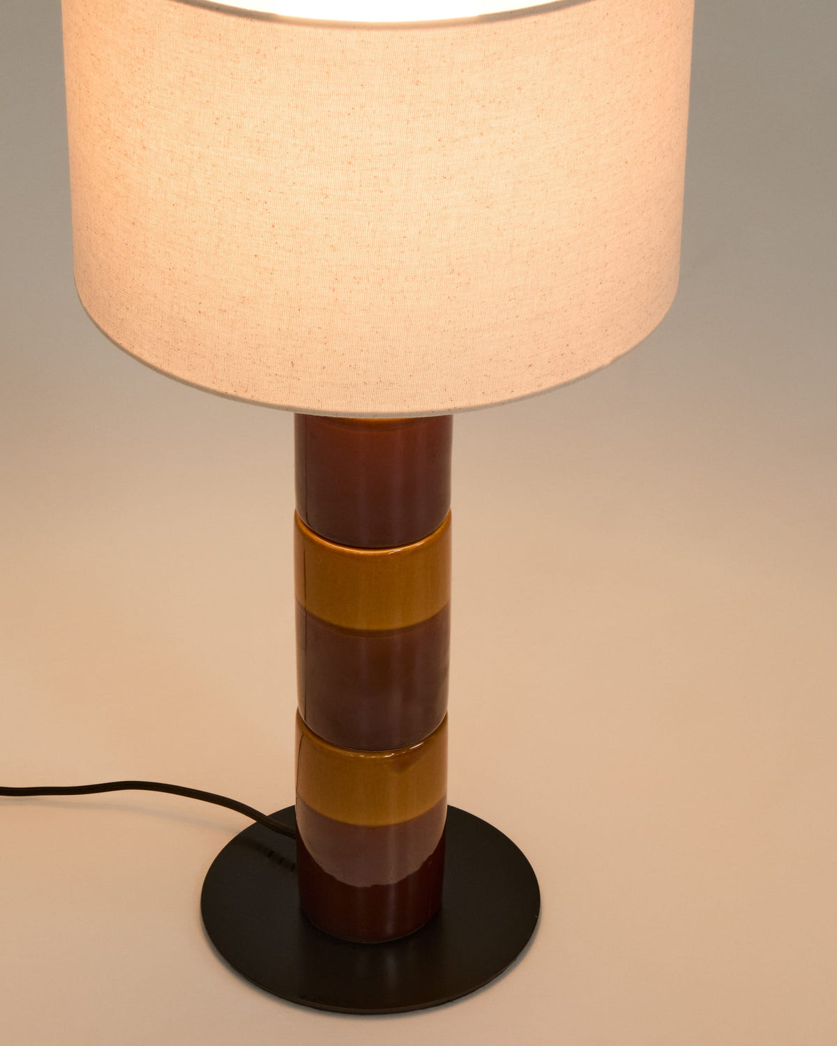 Japandi Tischlampe Mavran – Keramik, Braun – weitere Ansicht