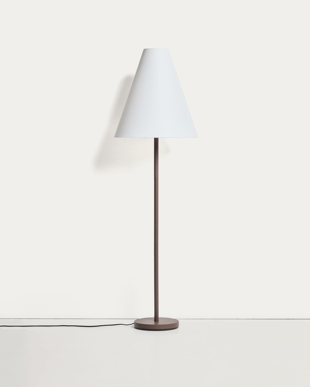 Japandi Stehlampe Navat – Metall, Braun – Produktansicht