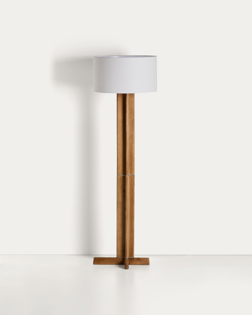 Japandi Stehlampe Niani – Natur, Weiß – Produktansicht
