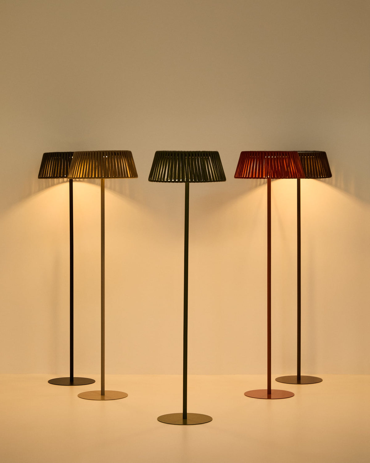 Japandi Solar-Stehlampe Aldet – Outdoor, Seil, Beige, Ø 46 cm – weitere Ansicht