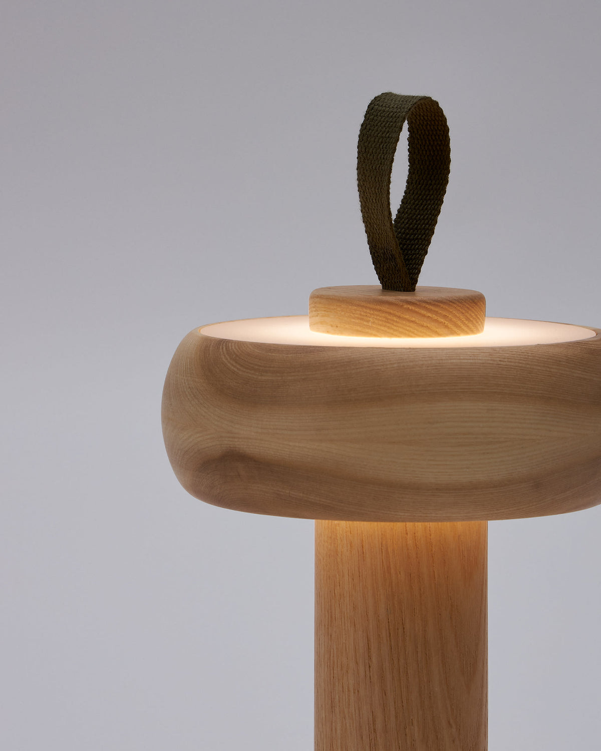 Japandi Tischlampe Luba – Esche, Grün – weitere Ansicht