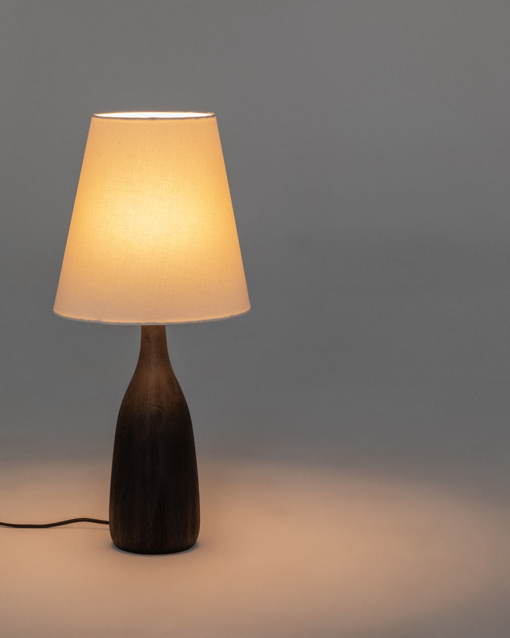 Japandi Tischlampe Luvia – Mango, Schwarz – weitere Ansicht