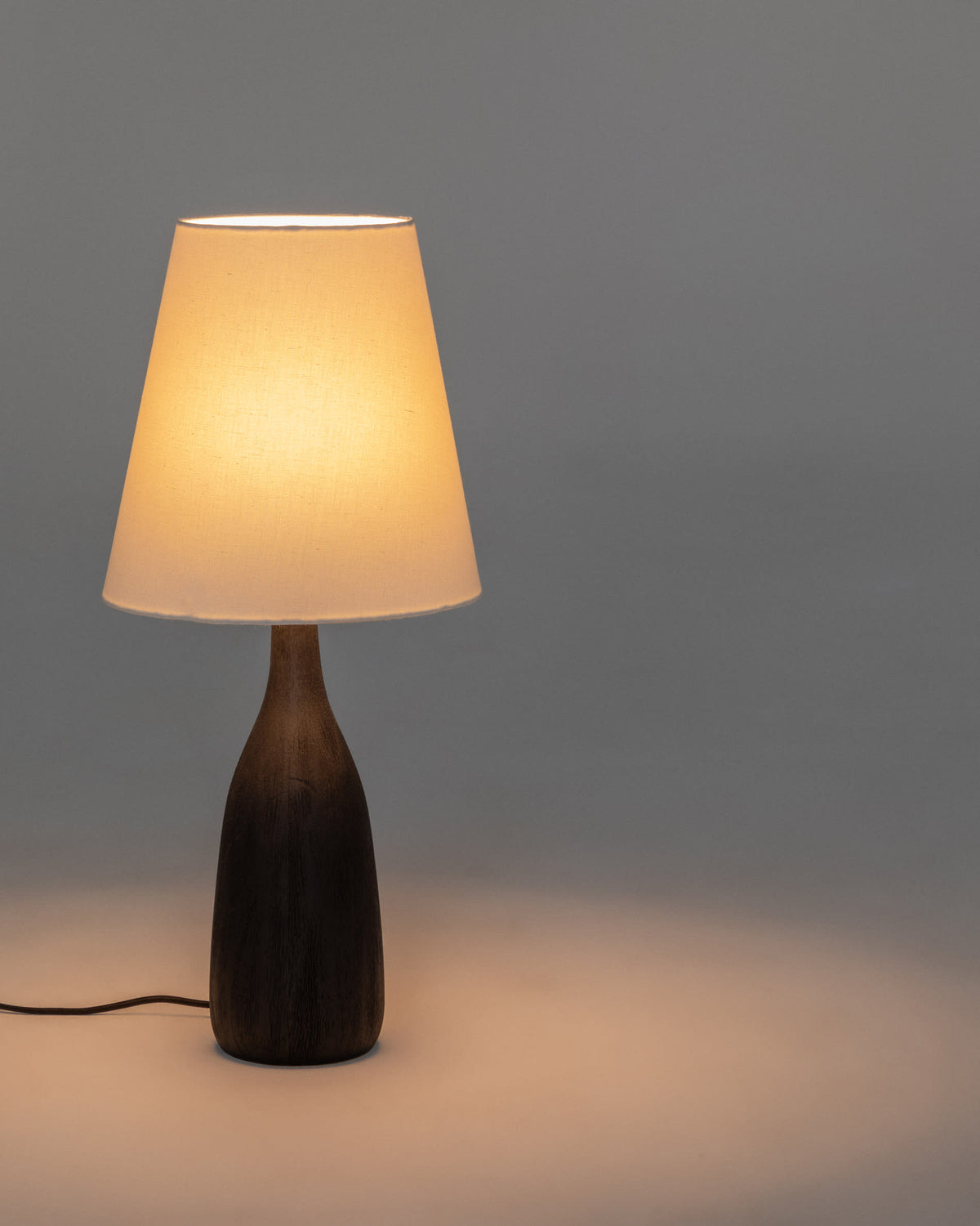 Japandi Tischlampe Luvia – Mango, Schwarz – weitere Ansicht