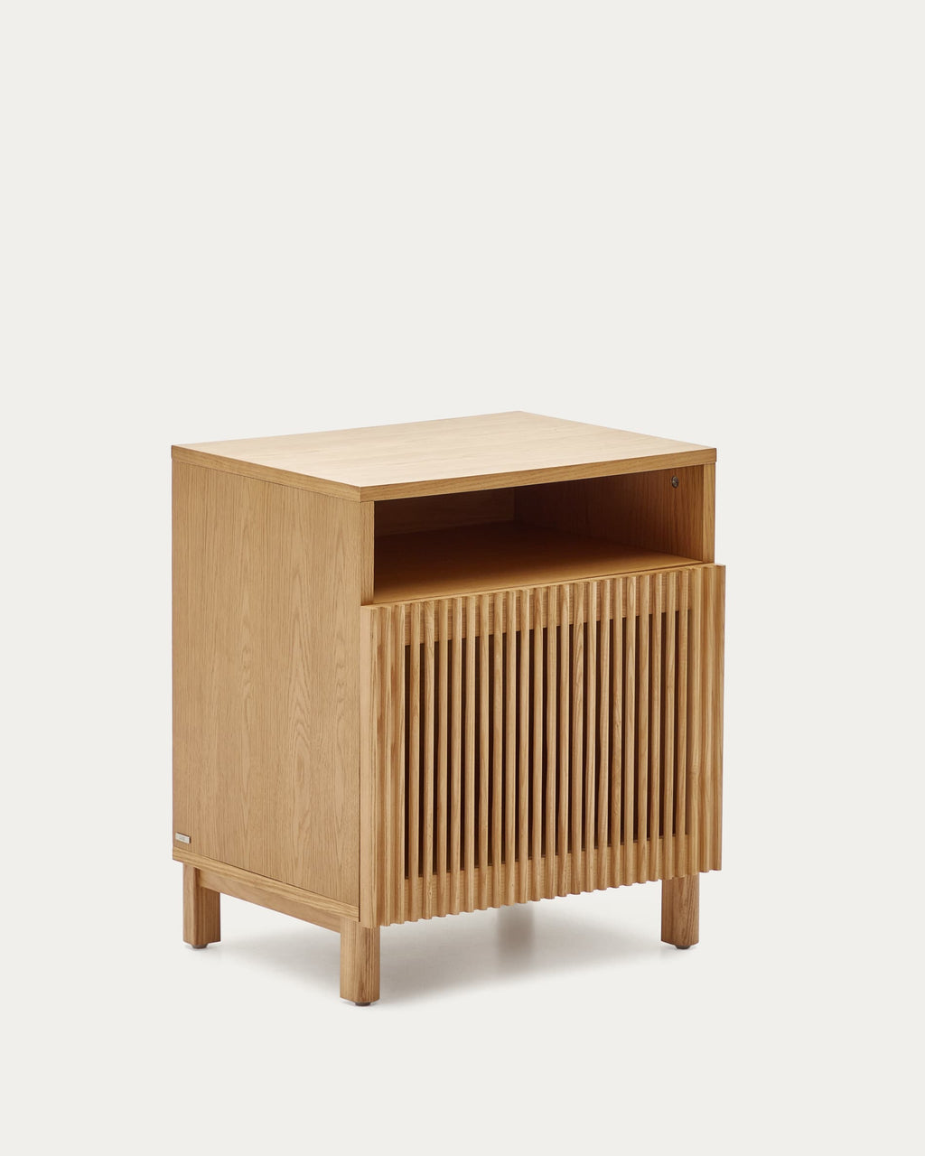 Japandi Nachttisch Beyla – Eichenfurnier, Braun, 53 × 62 cm – Produktansicht