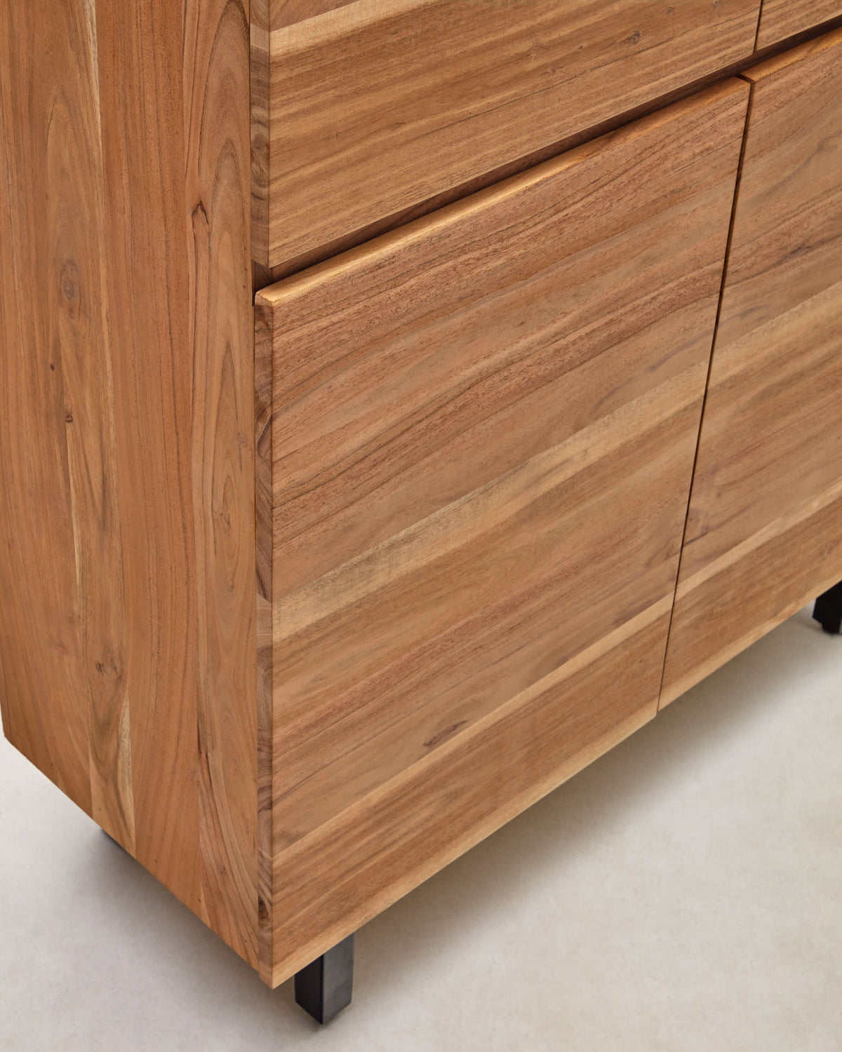 Japandi Highboard Uxue – Akazie, Schwarz, 100 × 155 cm – weitere Ansicht