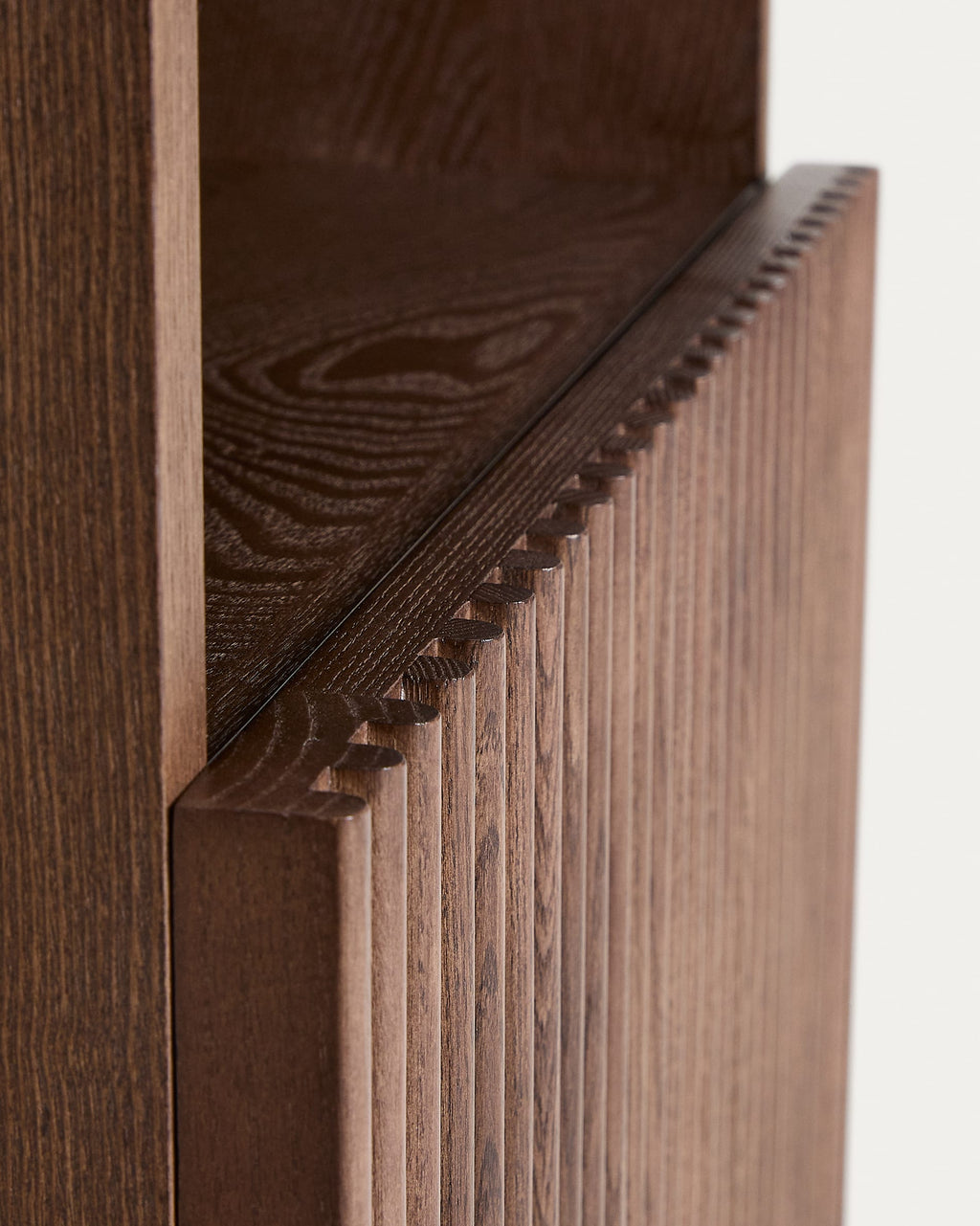 Japandi Nachttisch Beyla – Holzwerkstoff, Nussbaum, 53 × 62,5 cm – weitere Ansicht