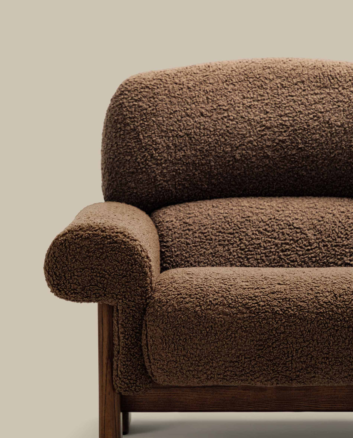 Japandi Sessel Nema – Bouclé, Taupe – weitere Ansicht
