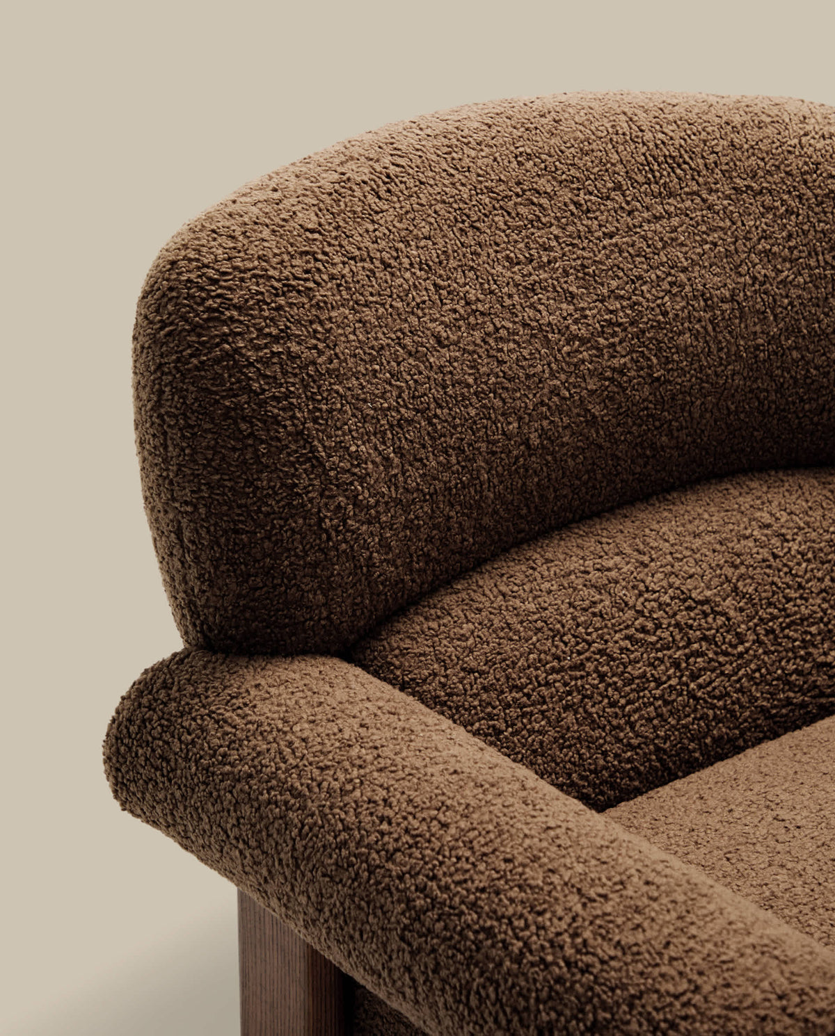 Japandi Sessel Nema – Bouclé, Taupe – weitere Ansicht