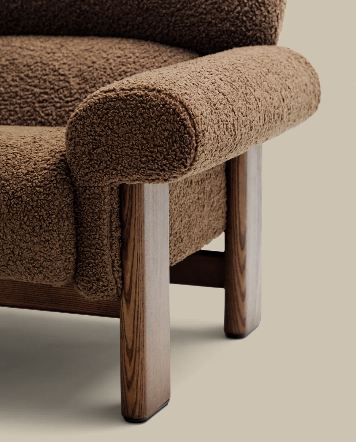 Japandi Sessel Nema – Bouclé, Taupe – weitere Ansicht