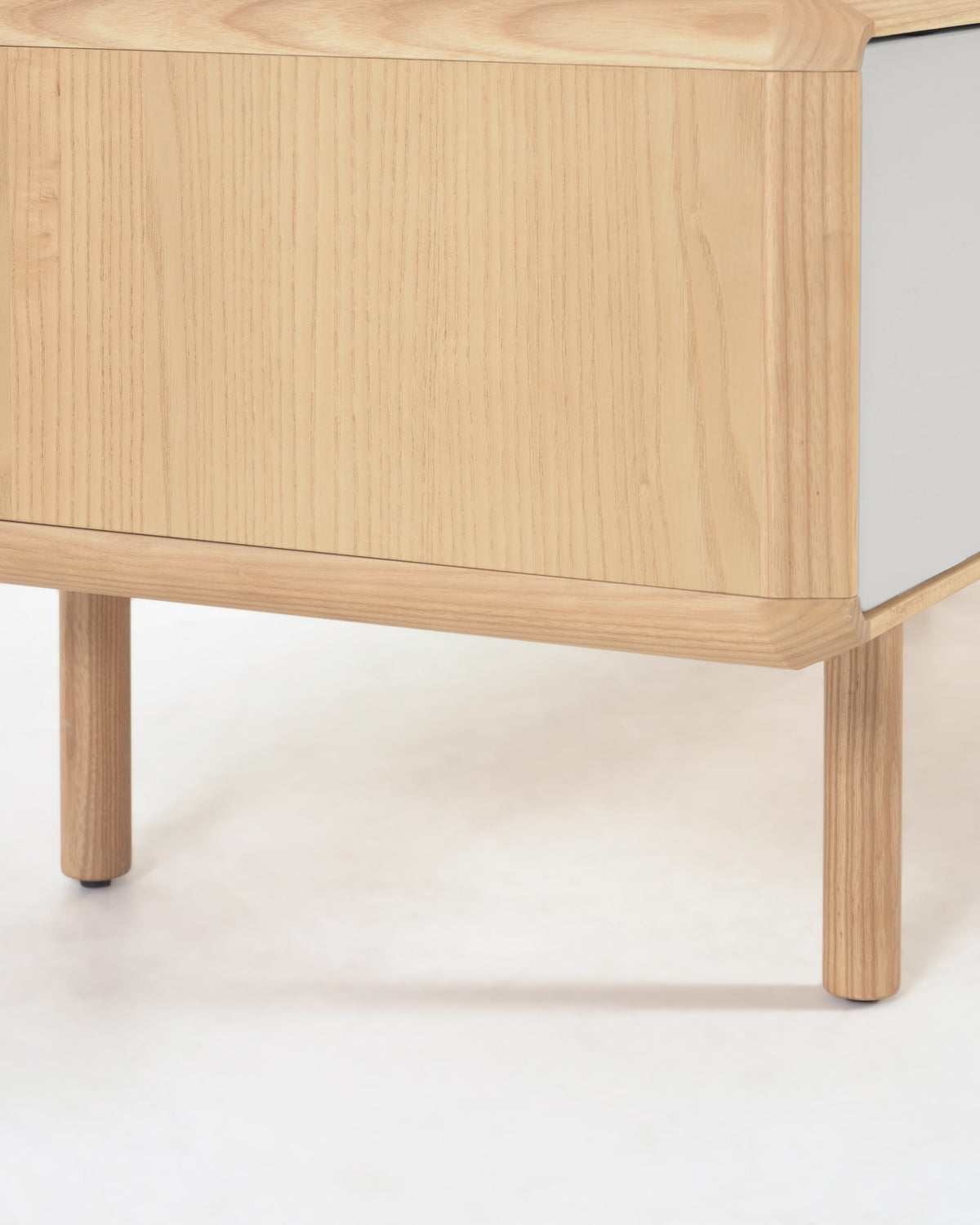 Japandi TV-Möbel Anielle – Esche, Mehrfarbig, 180 × 41 cm – weitere Ansicht